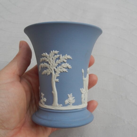 Vintage Wedgwood Blue Jasperware Vase 3.5" - Picture 1 of 8